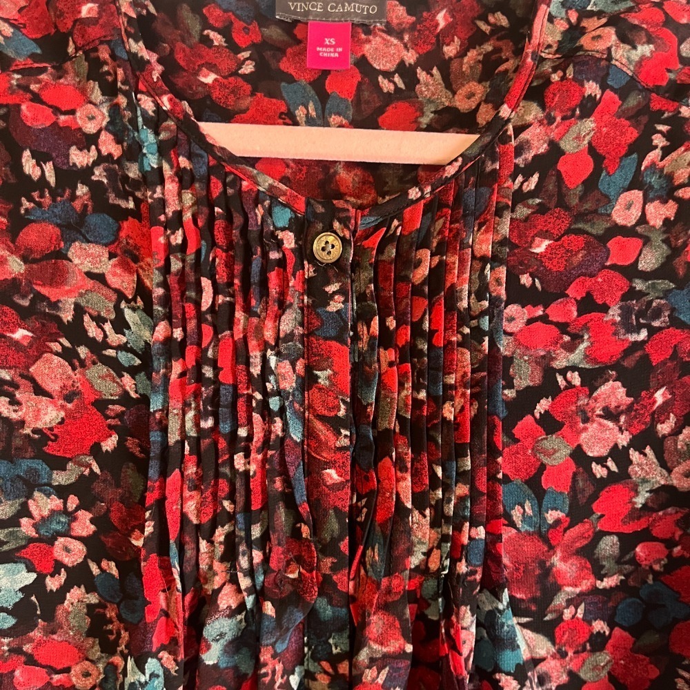 Vince Camuto Floral Print Blouse Pintuck Long Sleeve Top‎ XS - Picture 2 of 10